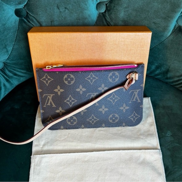 Authentic Louis Vuitton Neverfull PM pink pivone pouch monogram - Picture 10 of 10